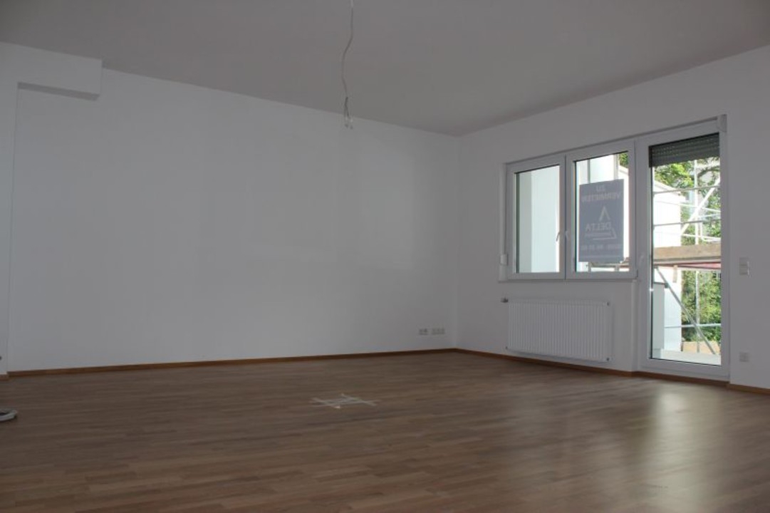 Einzigartig! Kernsanierte 4 Zimmer Wohnung mit Dachgarten in fußläufiger Innenstadtlage!
